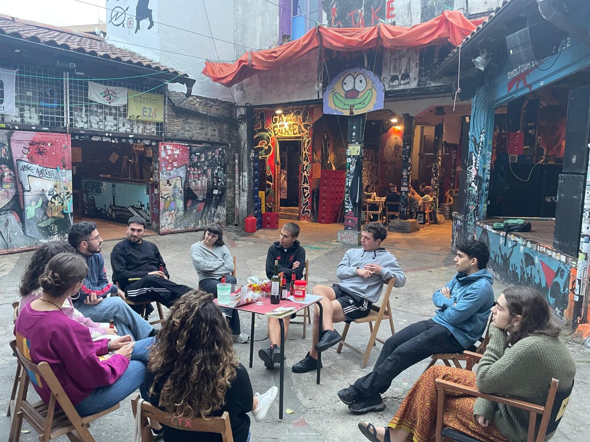 Azpimarra | Irakurle lanpetuon taldea tweet media