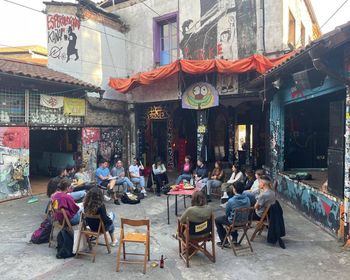 Azpimarra | Irakurle lanpetuon taldea tweet media