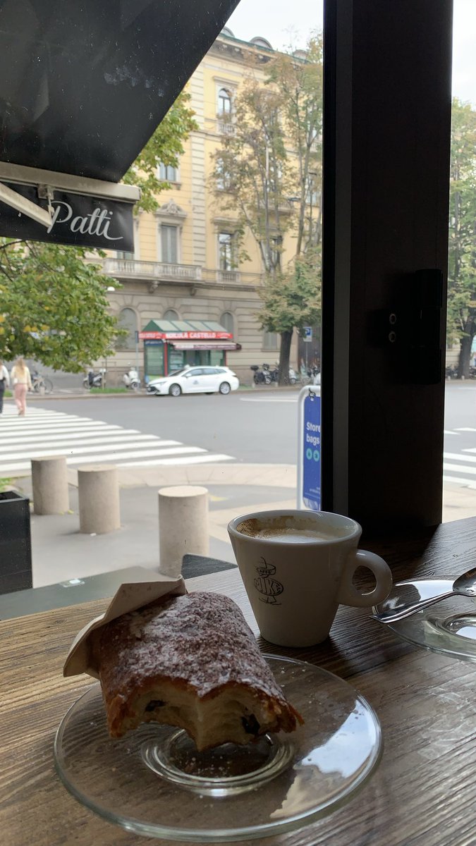 SelcanASCI's tweet photo. Günaydın. Kapalı hava Milano’ya daha çok yakışıyor 😌 https://t.co/CMgGIMkW0d
