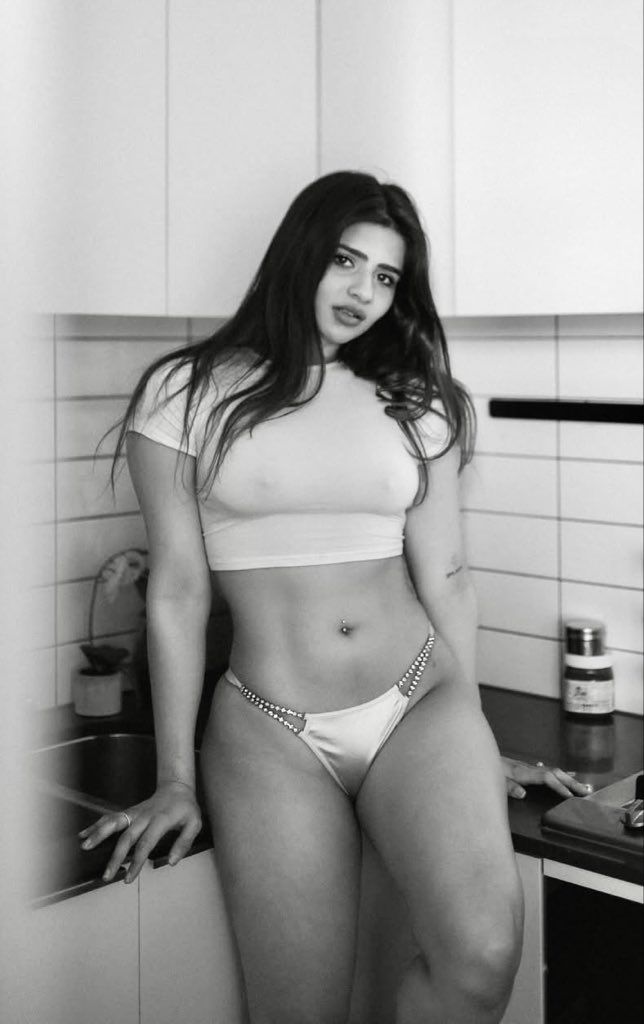 G2zQasqXMAAISFS?format=jpg&name=medium