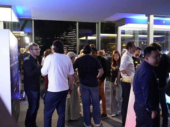 FlowTraders's tweet image. Just returned from @token2049 Singapore 2025, and what a fantastic week it was! Our Make It Trade side event attracted a vibrant crowd, blending art and crypto in an exciting setting. We had the pleasure of reconnecting with familiar partners and forging new relationships with…