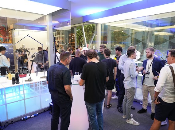 FlowTraders's tweet image. Just returned from @token2049 Singapore 2025, and what a fantastic week it was! Our Make It Trade side event attracted a vibrant crowd, blending art and crypto in an exciting setting. We had the pleasure of reconnecting with familiar partners and forging new relationships with…