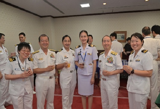jmsdf_msc's tweet image. 第１３回WPNS STEPは、１０月７日に駐日スリランカ大使の参加を得て、閉会式を迎えました。各国海軍士官参加者や #海上自衛隊幹部学校 の学生は、インド太平洋地域の平和と安定のため、海軍間協力の重要性を理解しました。ここで得た新たな視点や友情が次世代に繋がると願います。