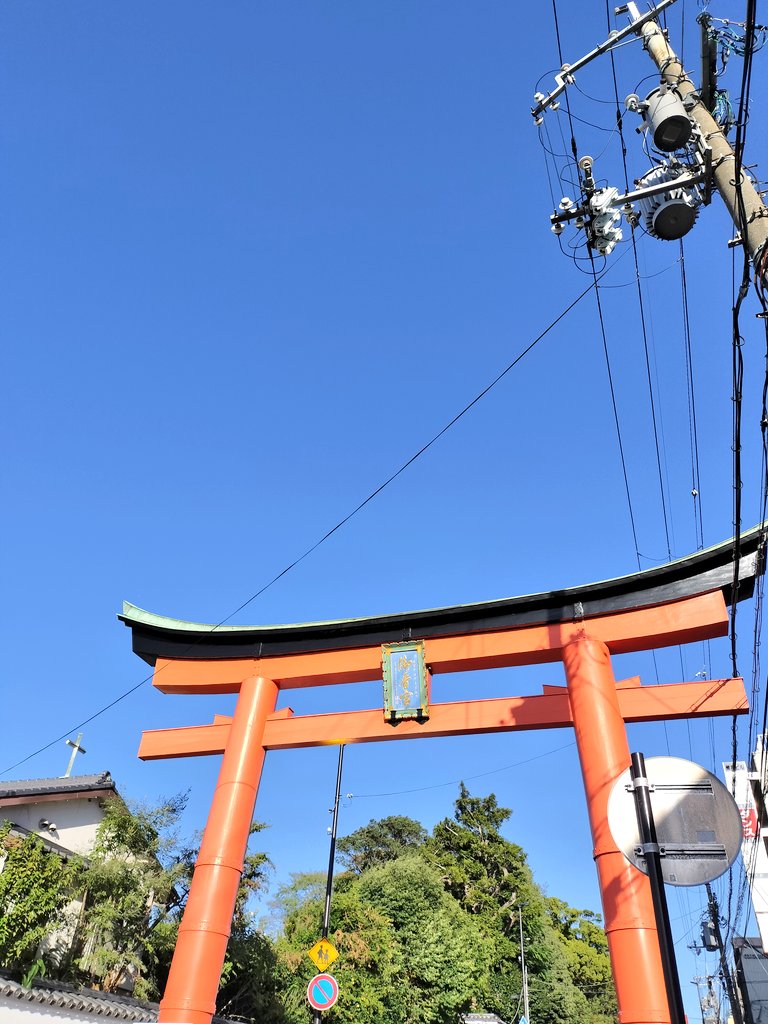 伏見の
#御香宮神社
でお祭りやってはるわ
#ラブブ
のくじもしてはる
#チーズボール
食べた
美味しかったえ😊

#京都　#祭　#伏見