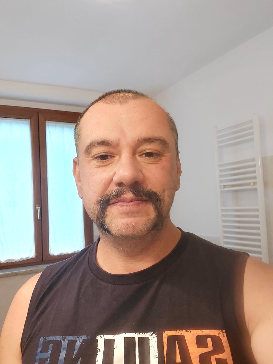 Fabrytor's tweet photo. Togliamo anche il pizzetto 😱😱 https://t.co/QOZFqArjAx