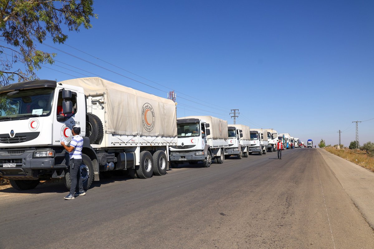 SYRedCrescent's tweet photo. A new shipment of flour, weighing 201 tons, arrived on Wed, Oct 8, 2025, to operate bakeries & meet the bread needs of the people in Sweida, Shahba, Atil, Al-Qarya, Salkhad & Qanawat.
The delivery was made with support from @WFP as part of @SYRedCrescent's #SouthernRegionResponse https://t.co/7cVjVWkPQR