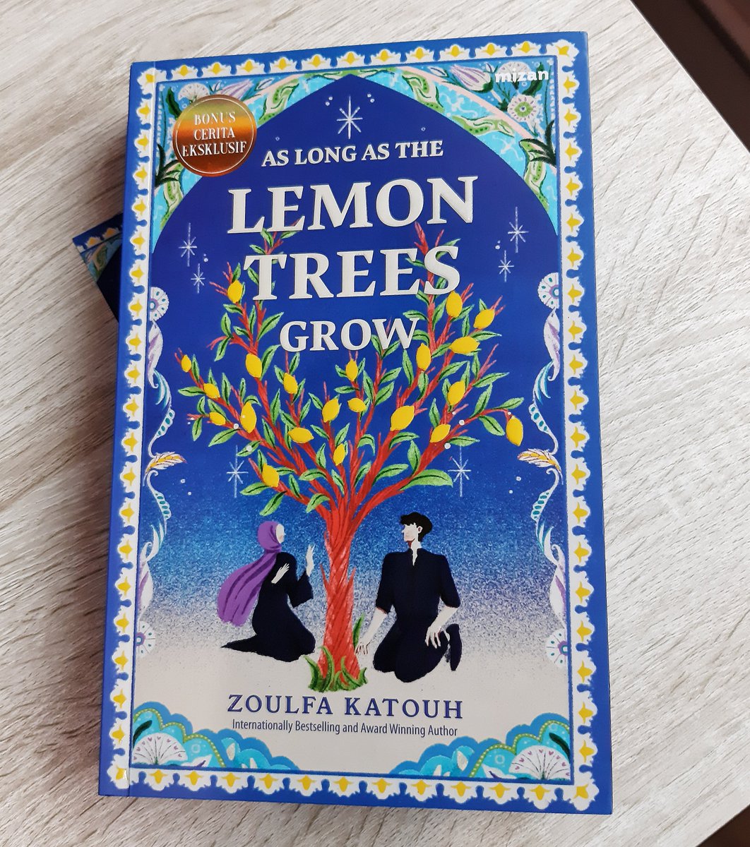 lihatlah bookmail cantikku dari <a href="/PenerbitMizan/">Penerbit Mizan Pustaka</a> 😍

look at the cover. the details. the color. the sprayed edges. and the illustrations!!! and oh, there’s even an exclusive story!! this edition of as long as the lemon trees grow is totally stunning 🍋