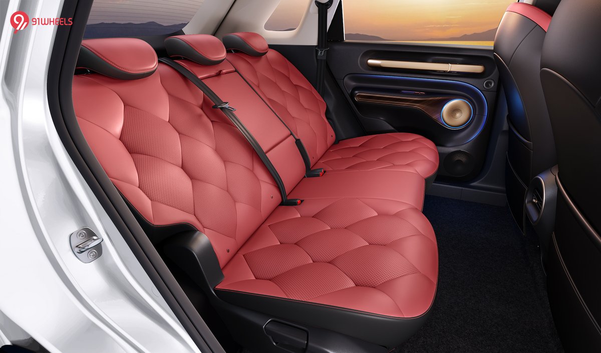 Just in : Namaste MG Windsor Insipre Edition ⚡

⁉️ - to celebrate 1 year + 40,000 units

➡️ Comes in Pearl White shade with Starry Black dual-tone exterior
➡️Same R18 inch alloys - now all black
➡️ Rose Gold claddings
➡️ Dual tone interiors finished in Sangria Red and Black