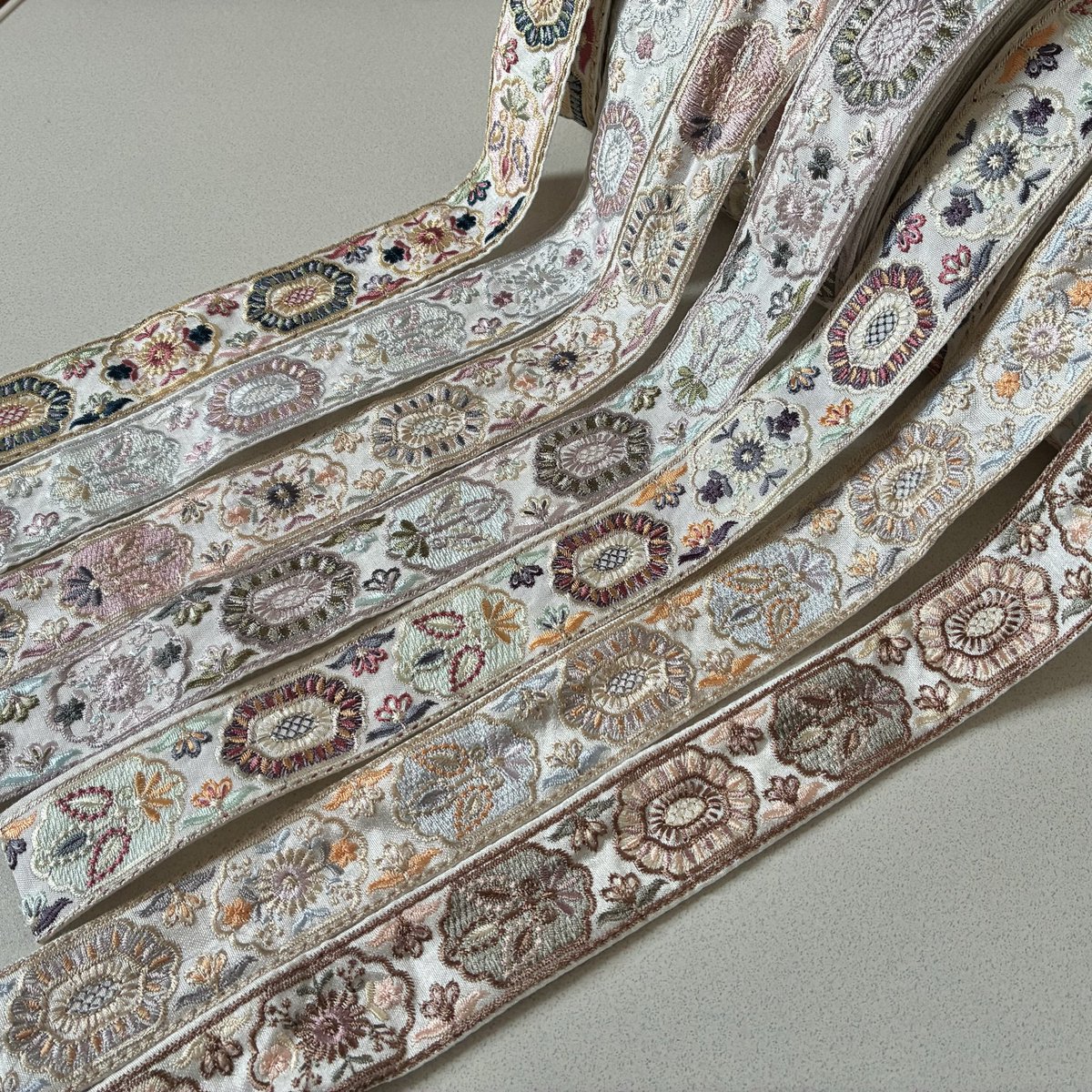 インド刺繍リボン