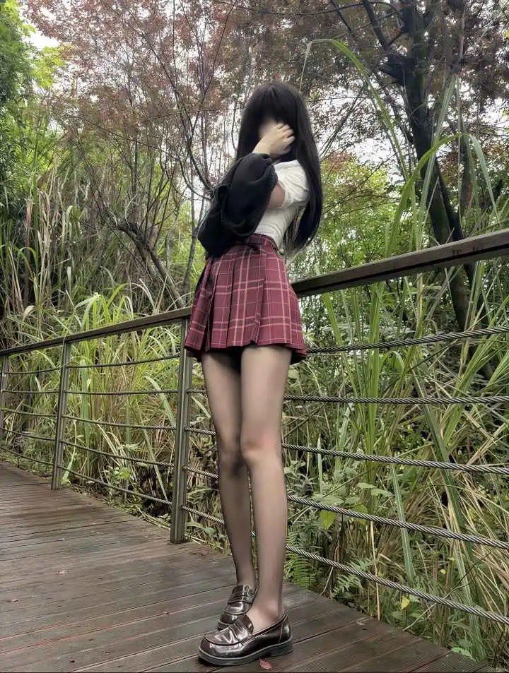 南京字母墙 tweet media