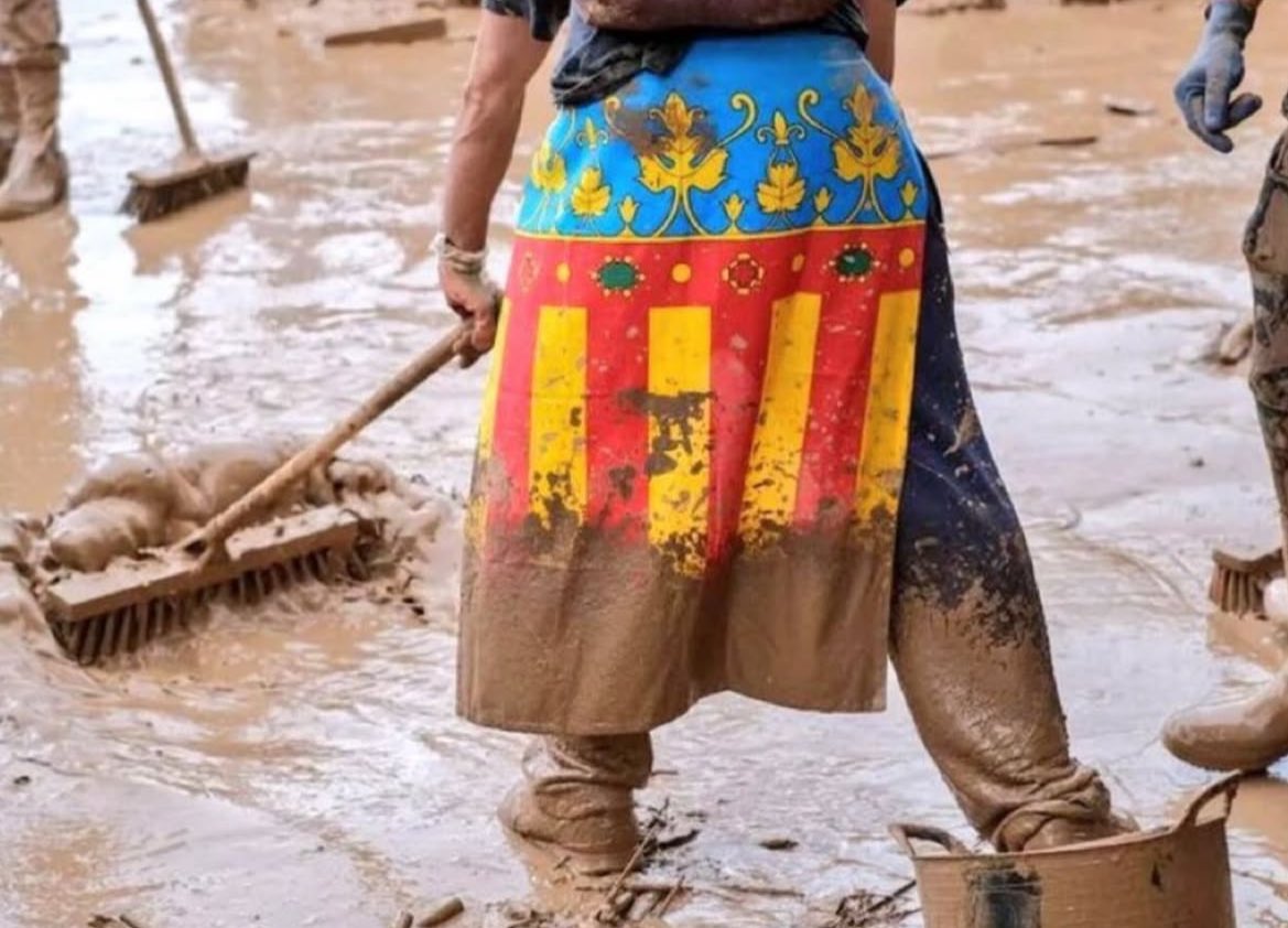 9 d’octubre, “valencians en peu alcem-se”.