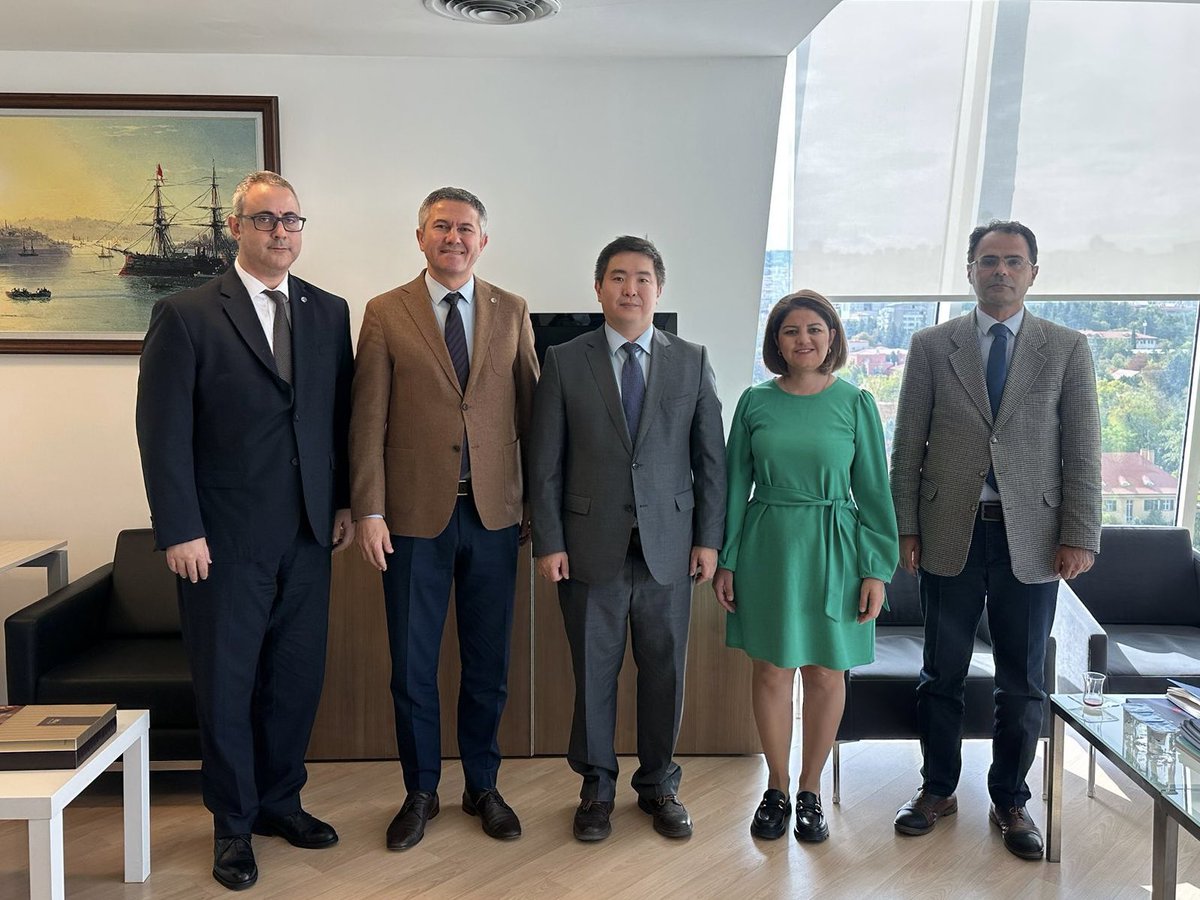 Ankara Sanayi Odası, Kazakistan’ın Ankara Büyükelçiliği Müsteşarı Darkhan Beisenbay ve Dış Ticaret Uzmanı Suat Elibüyük’ü konuk etti.

ASO Genel Sekreter Yardımcısı Dr. Ahmet Dinçer’in ev sahipliğinde gerçekleştirilen toplantıya, Dış Ticaret ve Uluslararası İlişkiler Müdür Vekili