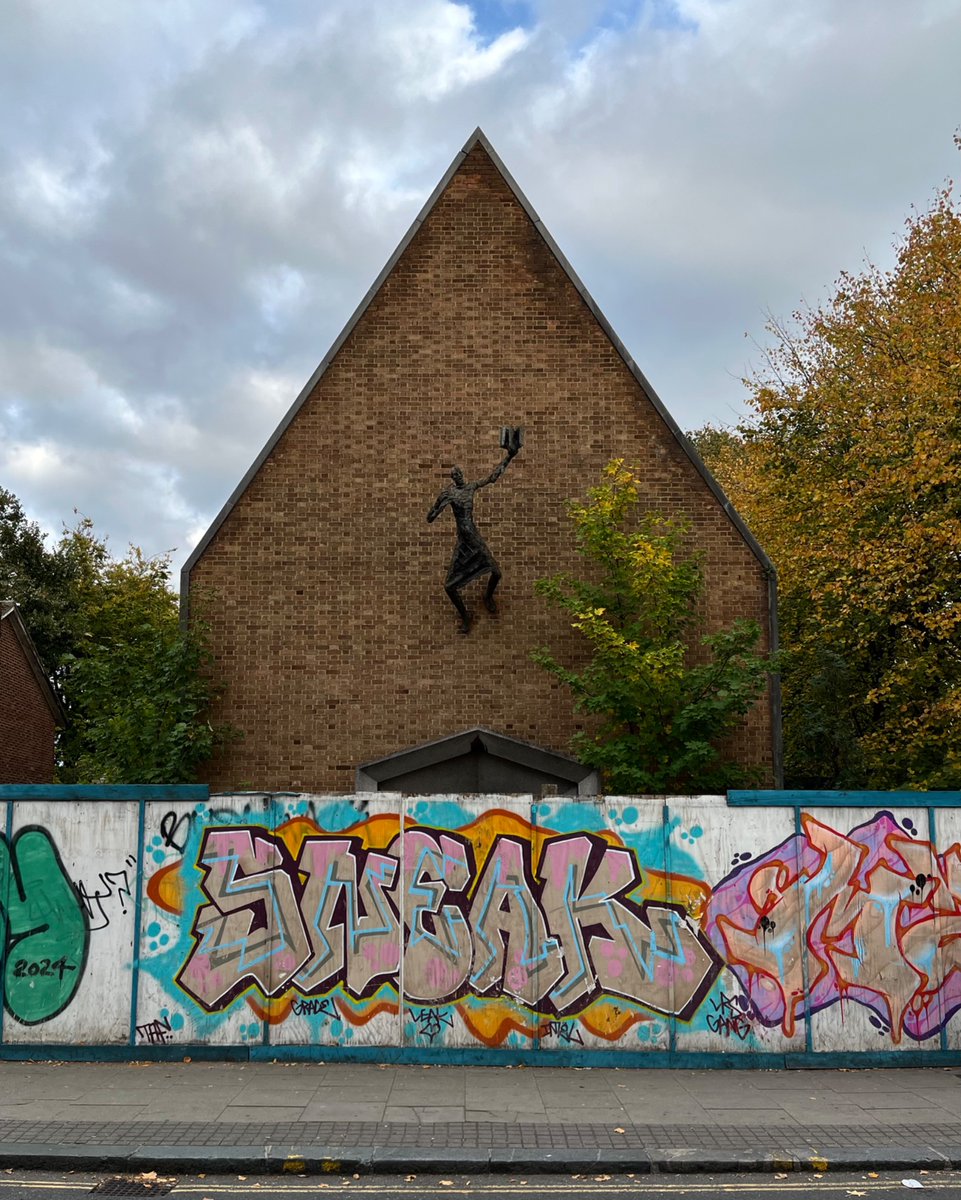 Forest Gate E7, 💀 ⛪️