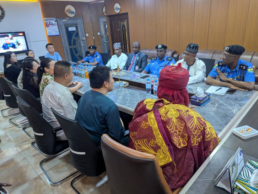 KanoPoliceNG's tweet image. Kano Police Command receives courtesy visits from Chinese representatives &amp;amp; Security Agencies Imams Forum. All parties reaffirm commitment to strengthening cooperation &amp;amp; promoting peace &amp;amp; security in Kano State. #KanoStatePolice #PeaceAndSecurity #CommunityPartnerships