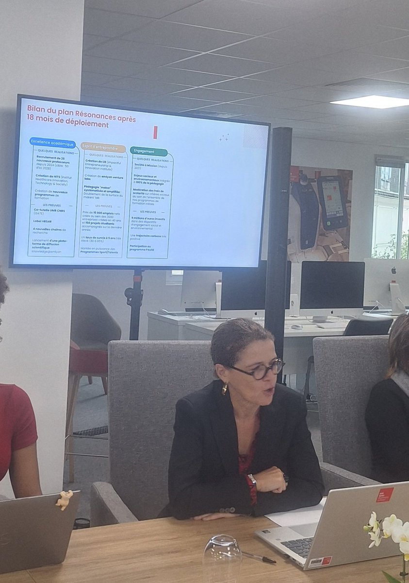 Gilbert Azoulay (@gilbertazoulay) on Twitter photo Conférence de presse <a href="/EMLYON/">emlyon business school</a> avec sa directrice générale <a href="/IsabelleHuault/">Isabelle HUAULT 🇺🇦</a> pour dresser un premier bilan du plan Résonances, 18 mois après son déploiement. Entre excellence académique et engagement sociétal., international et hybridation. <a href="/NewsTankEduc/">News Tank éducation et recherche</a> <a href="/CampusMatin/">Campus Matin</a> <a href="/P_etudiant/">Le Parisien Étudiant</a> Conférence de presse <a href="/EMLYON/">emlyon business school</a> avec sa directrice générale <a href="/IsabelleHuault/">Isabelle HUAULT 🇺🇦</a> pour dresser un premier bilan du plan Résonances, 18 mois après son déploiement. Entre excellence académique et engagement sociétal., international et hybridation. <a href="/NewsTankEduc/">News Tank éducation et recherche</a> <a href="/CampusMatin/">Campus Matin</a> <a href="/P_etudiant/">Le Parisien Étudiant</a>
