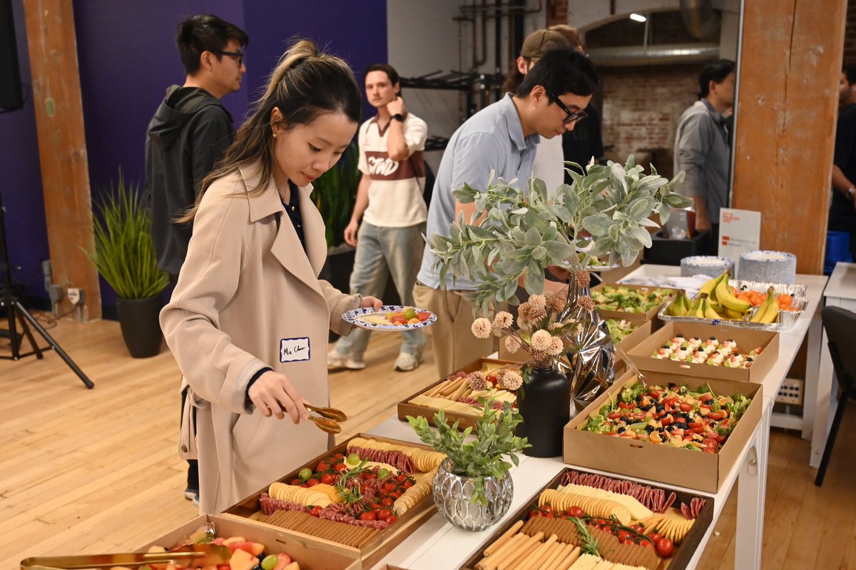 genaiassembling's tweet image. An insightful night at GenAI Assembling Ep.6 in San Francisco ⚡

Co-hosted with Alibaba Cloud @alibaba_cloud , Entrepreneurs First @join_ef and a16z Tech Week @Techweek_ . The energy in the room? Absolutely electric. ⚡

🎙️ Panelists:
•Nan Zhou: Director, Qualcomm Ventures…