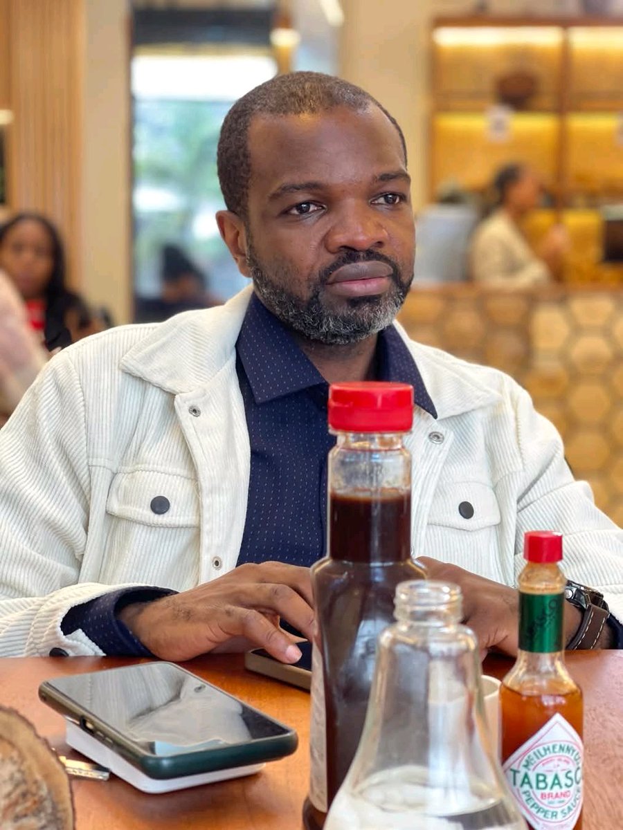 #RDC: Le régime <a href="/fatshi13/">Félix A. Tshisekedi</a> se comporte aujourd’hui coe celui de Joseph Kabila a sa fin de règne: 

1. S ’attaquer à la #CENCO et autre structure de la société civile ; 

2. Créer des dossiers et monter des dossiers judiciaires contre les opposants et les mouvements citoyens;

2.