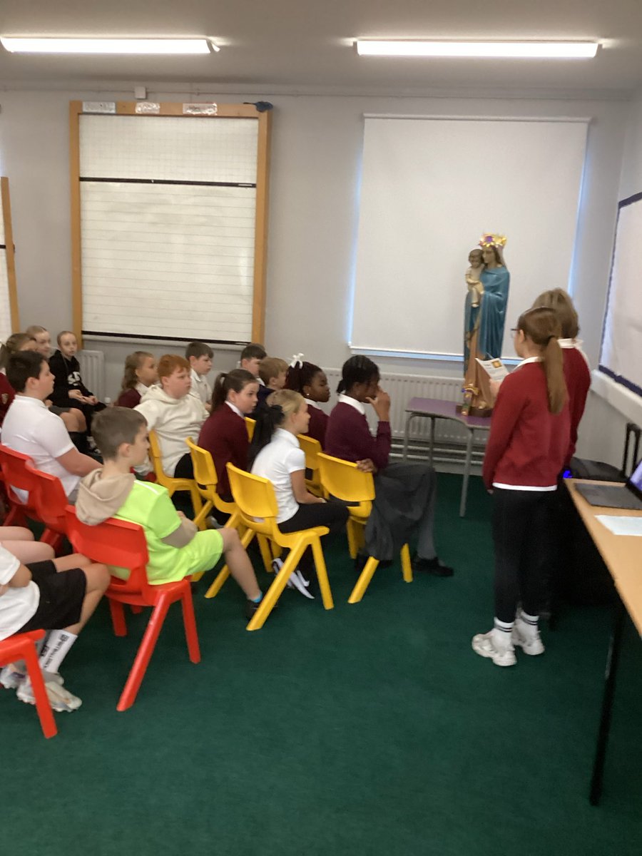 We enjoyed a lovely prayer session for “World Prayer for peace, asked by Pope Leo XIV. The children reflected the importance of peace and joined together to say the Rosary.