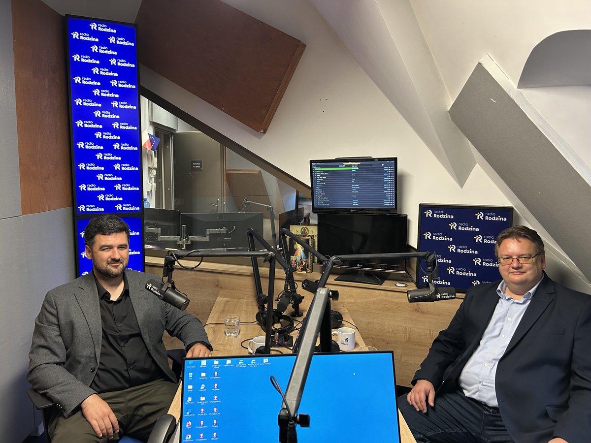 Rok Pojednania <a href="/wroclaw_info/">Wroclaw</a>, lex deweloper i referendum <a href="/SOSWroclaw/">SOS Wrocław</a> to tematy poruszane z radnymi <a href="/RSuligowski/">Robert Suligowski</a> i <a href="/piotruhle/">Piotr Uhle</a> w rozmowie z <a href="/P_Jenczmionka/">Patrycja Jenczmionka</a> 

radiorodzina.pl/2025/10/09/rad…