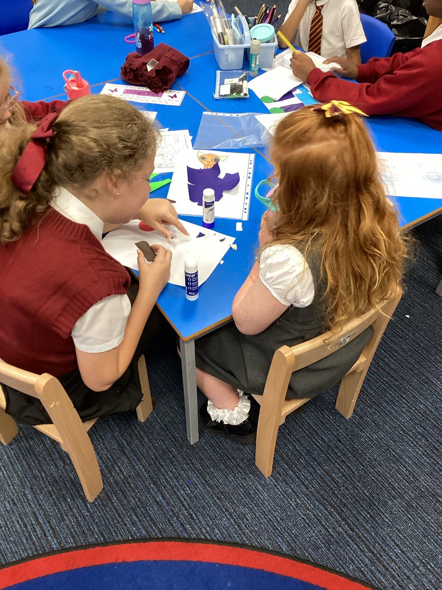 Primary 6 enjoyed an afternoon helping Primary 1 with their shape topic. Primary 6 created shape art for their Primary 1 buddy to recreate. They spoke about all the shapes Primary 1 have been learning about 🔺🔵▪️<a href="/stserfs_1/">st serfs 1 2025</a>