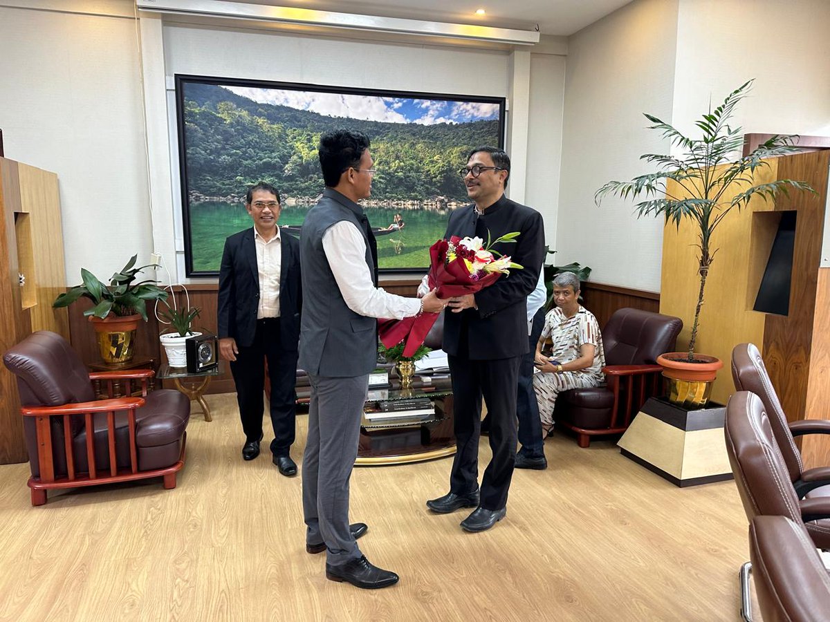 NhidclRo's tweet photo. Courtesy meeting of Sh. Biju Patir, ED(P) RO-Shillong with new Chief Secretary of Meghalaya, Dr. Shakil P Ahamed and discussion of issues for the NHIDCL Projects in Meghalaya @nhidcl https://t.co/MiMRjFsu4y