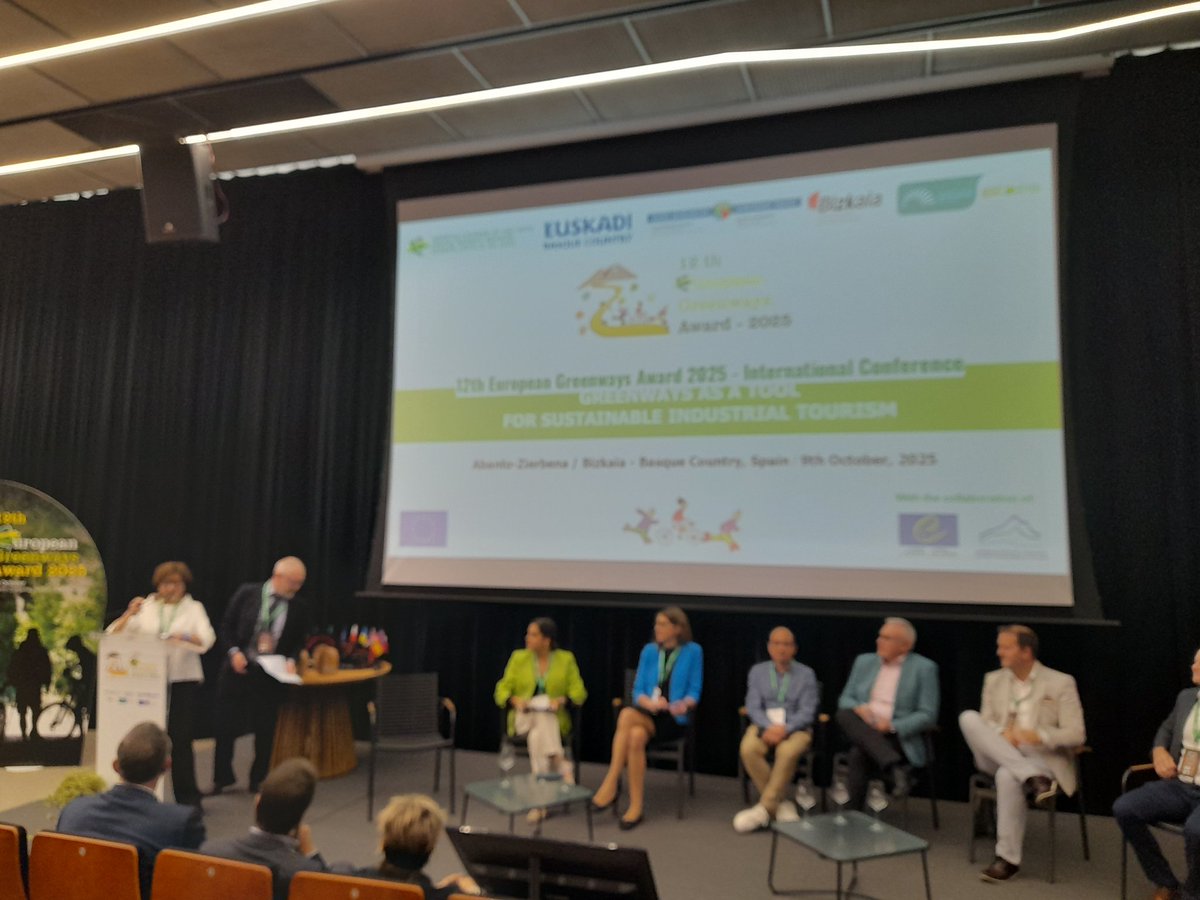 Comienza la conferencia International Conference on Greenways as a Tool for Sustainable Industrial Tourism en Abanto-Zierbena.
#cicloturismo
