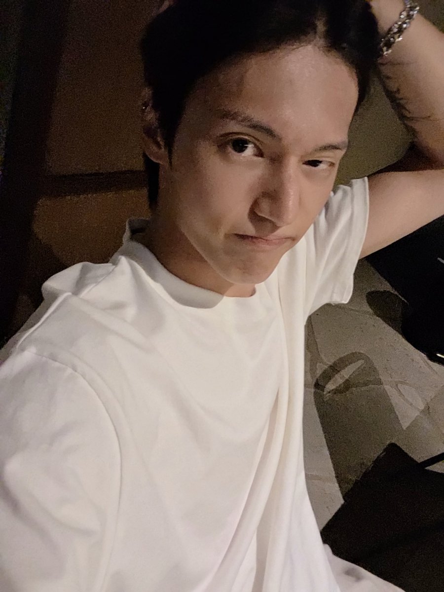 우영이가 한글날에 준 셀카들!!😍
 아 너뮈 귀여워 제바ㅏㄹ ㅜㅜ