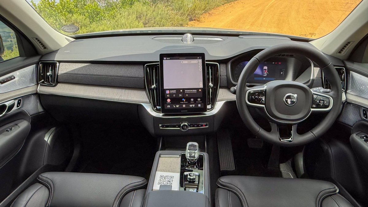 AutoTraderSA's tweet image. What do you think of the facelifted @volvocars #XC90? A hit or a miss?
bit.ly/UpdatedVolvoXC…