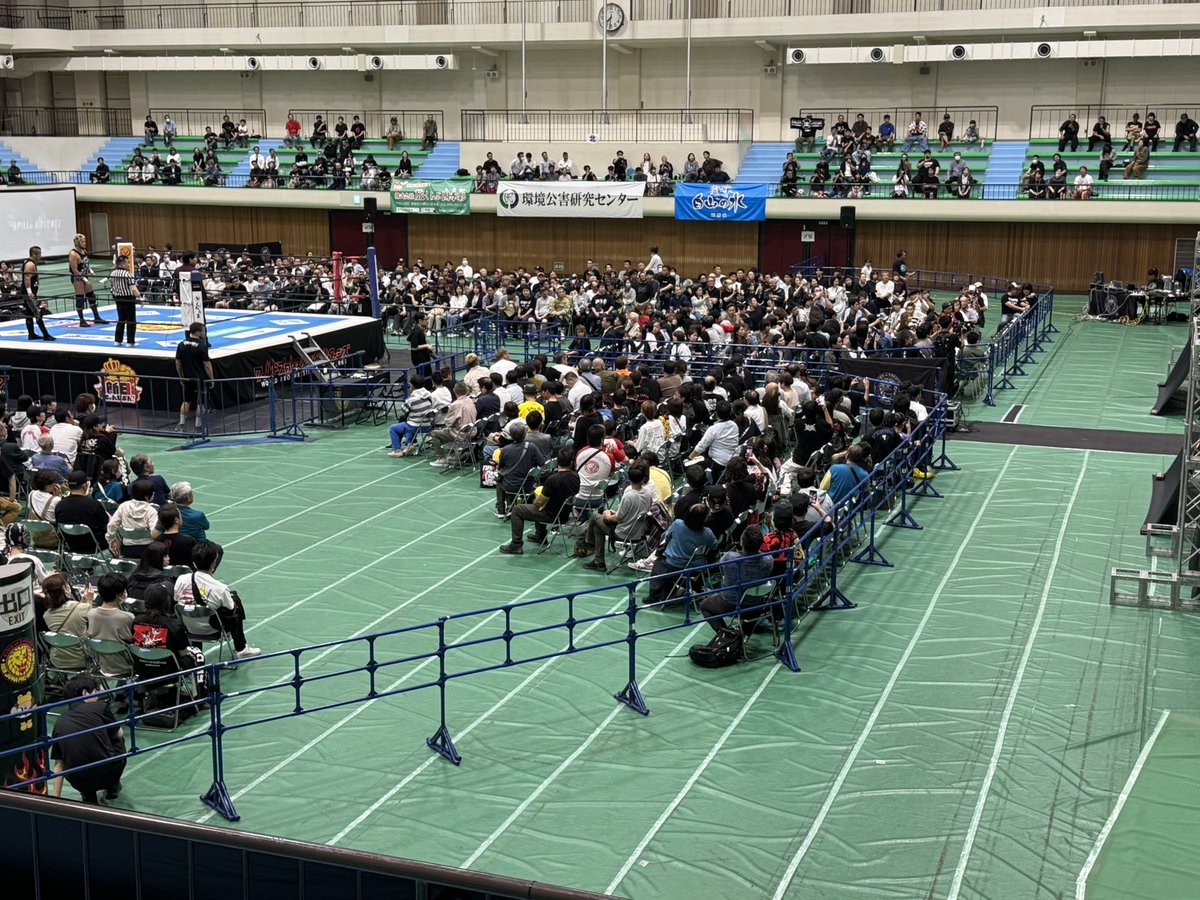punchringstaff's tweet photo. プラ柵出動中
#小松総合体育館 https://t.co/waUfmg0KZC