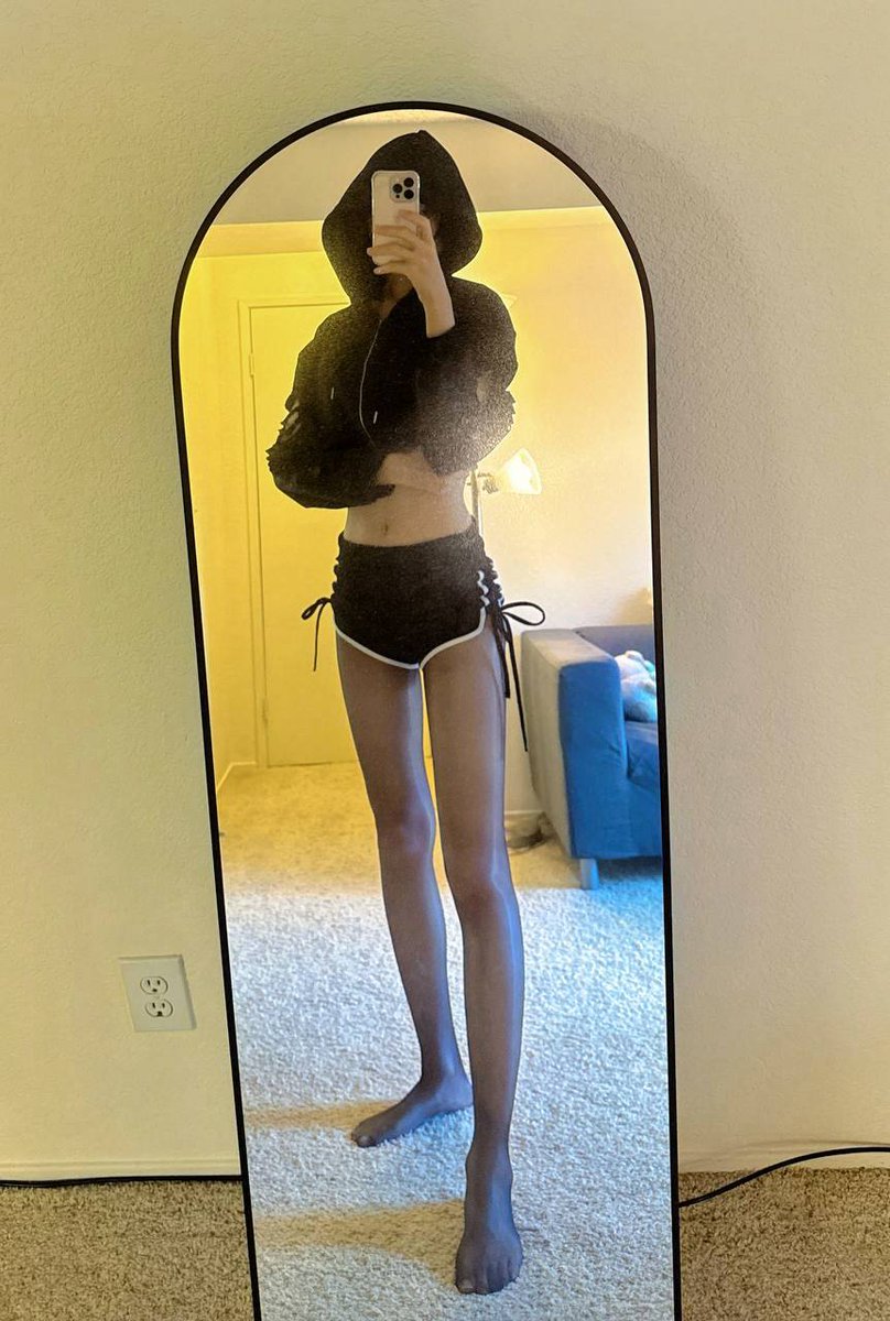 一蹲一站！
咱就是说，男孩子气场这一块😎

#男娘