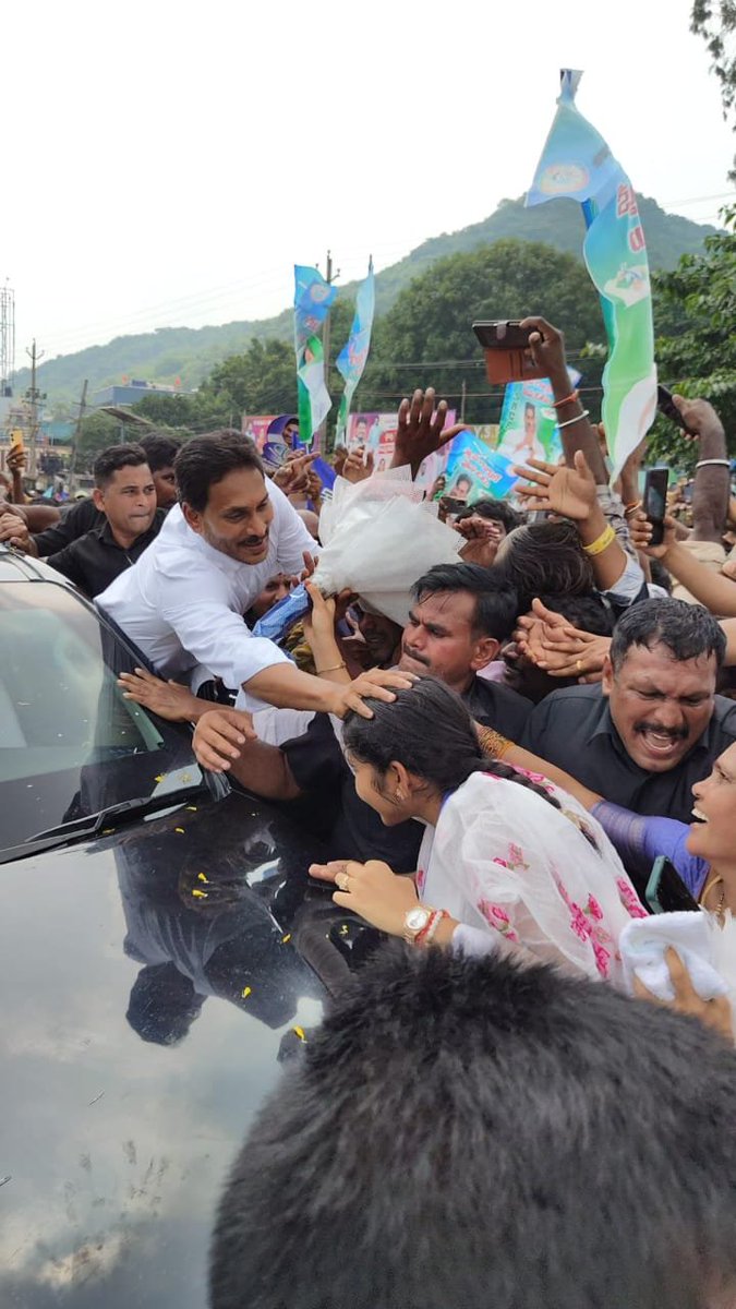 Akanksha_4512's tweet image. Blessed 🥹❤️ 

#YSJagan #YSRCP