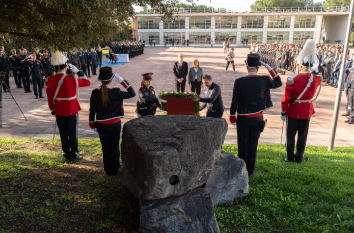 Dijous 16/10 👉 Acte d'inici del curs acadèmic 2025-2026

🎙️ Lliçó inaugural "Seguretat i intel·ligència artificial", a càrrec d'@AleixValls, expert en tecnologia i innovació i CEO de LiquidLab 

🏅Lliurament de les distincions honorífiques #ispccat 2025
gen.cat/46HoYNm
