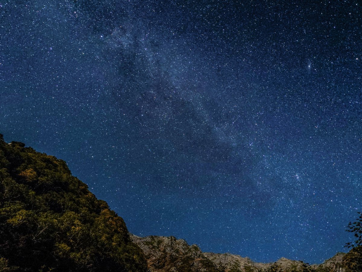 岳沢小屋のテント場から見た星空🌠

クソ長流れ星も見たよ🥺✨