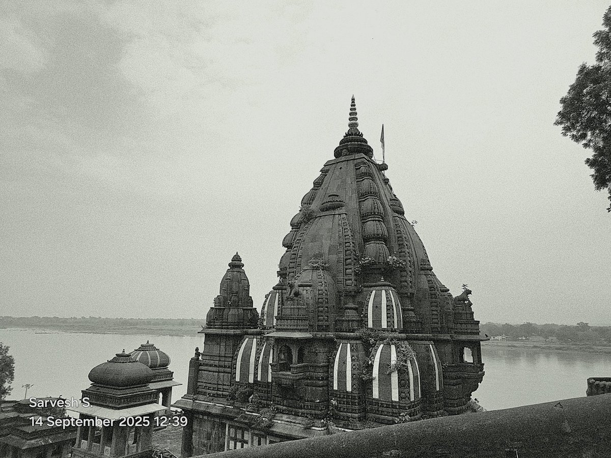 sarveshshekhar's tweet image. #Maheshwar #Narmada #अहिल्याबाई #madhyapradesh #photography #greyscale #blackandwhite #tourism