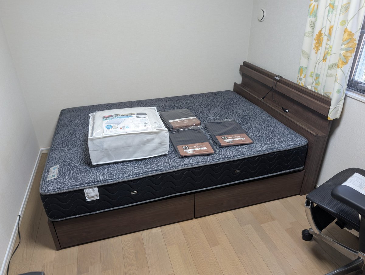 重課金した寝具が来たけど快適すぎてここから立ち上がりたくない... 枕がまだ来てないけど来たらもう終わりや。