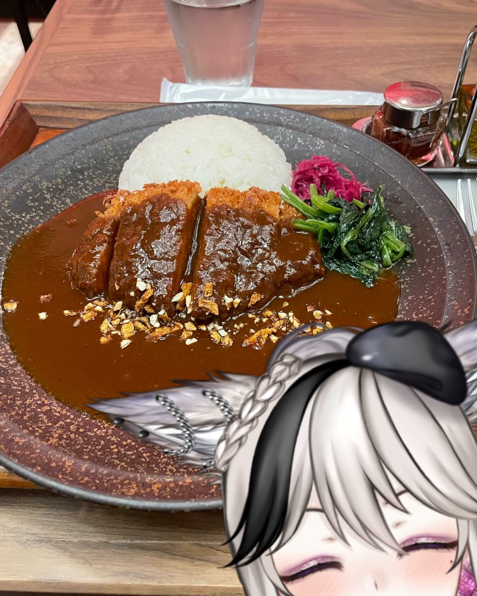 InariMin's tweet image. curry.... yammy.... 

to be honest i've been so stressed and freaked out lately that i barely have an appetite ;__; and you know it's serious when ME don't wanna eat 🥹

but im doing my best to take care of myself and hopefully i can feel better soon!!!!