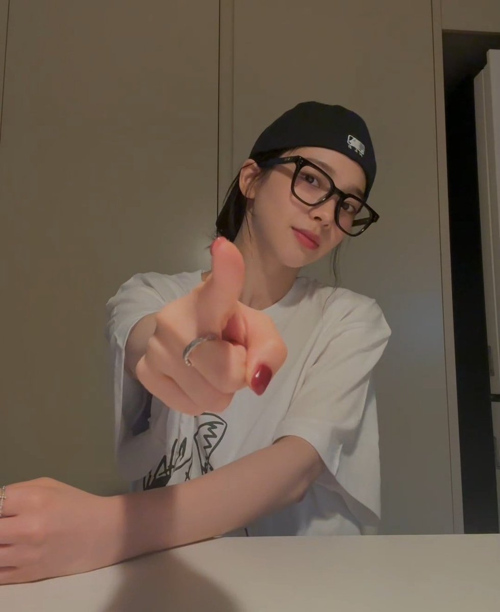 taengsome's tweet photo. so loser, so nerdy, so so handsome. MY TYPE OF JIMIN https://t.co/gYkcmqu9mo