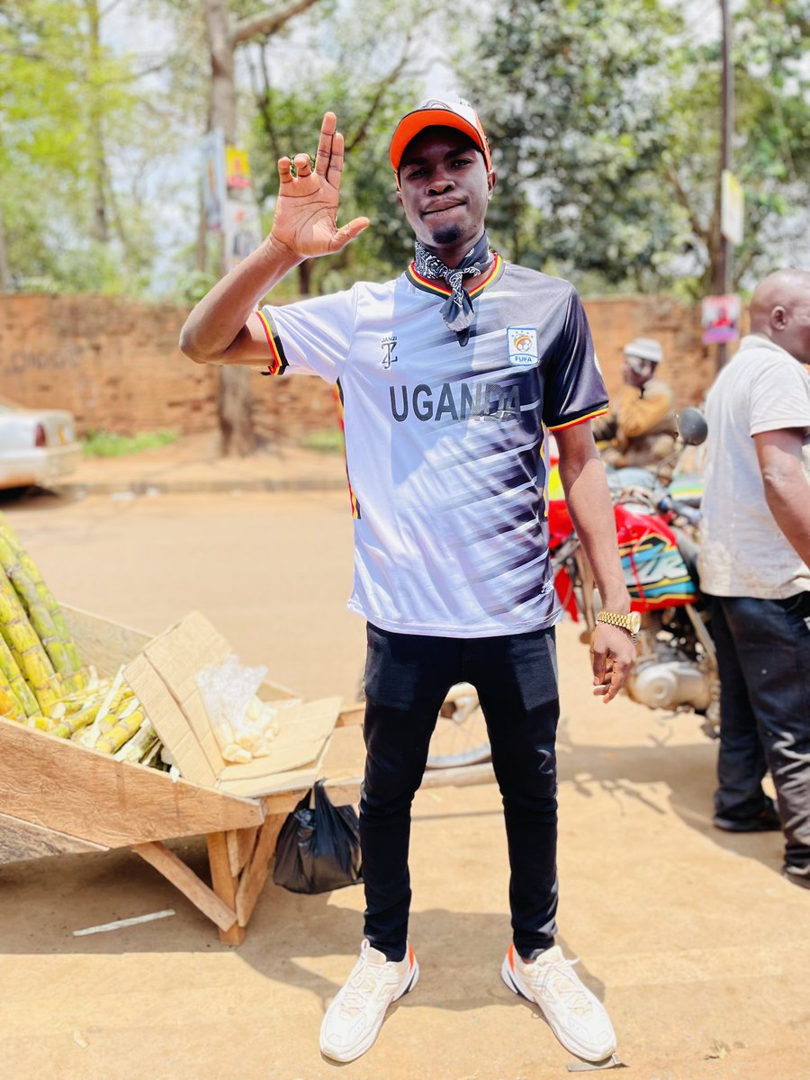 JcMakavelli's tweet photo. 🇺🇬 Uganda at 63 | Still Rising, Still Hoping ✊
63 years of independence, yet the struggle continues for freedom, equality, and truth.
From the ghetto to the world, from youth to dreamers — we all want one thing a better Uganda.
The Pearl still shines coz the people never give up https://t.co/hNRRzIjncU
