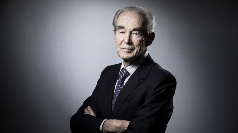 ⚖️Au grand avocat les robes noires reconnaissantes🙏#avocats #Barreau92 #Badinter #RobertBadinter <a href="/CNBarreaux/">Conseil national des barreaux - les avocats</a>  <a href="/Conf_Batonniers/">ConférenceBâtonniers</a> 
Hommage de la Nation à Robert Badinter au Panthéon jeudi 9 octobre 2025, 44 ans après l'#abolition de la peine de mort 
linkedin.com/posts/barreau9…
