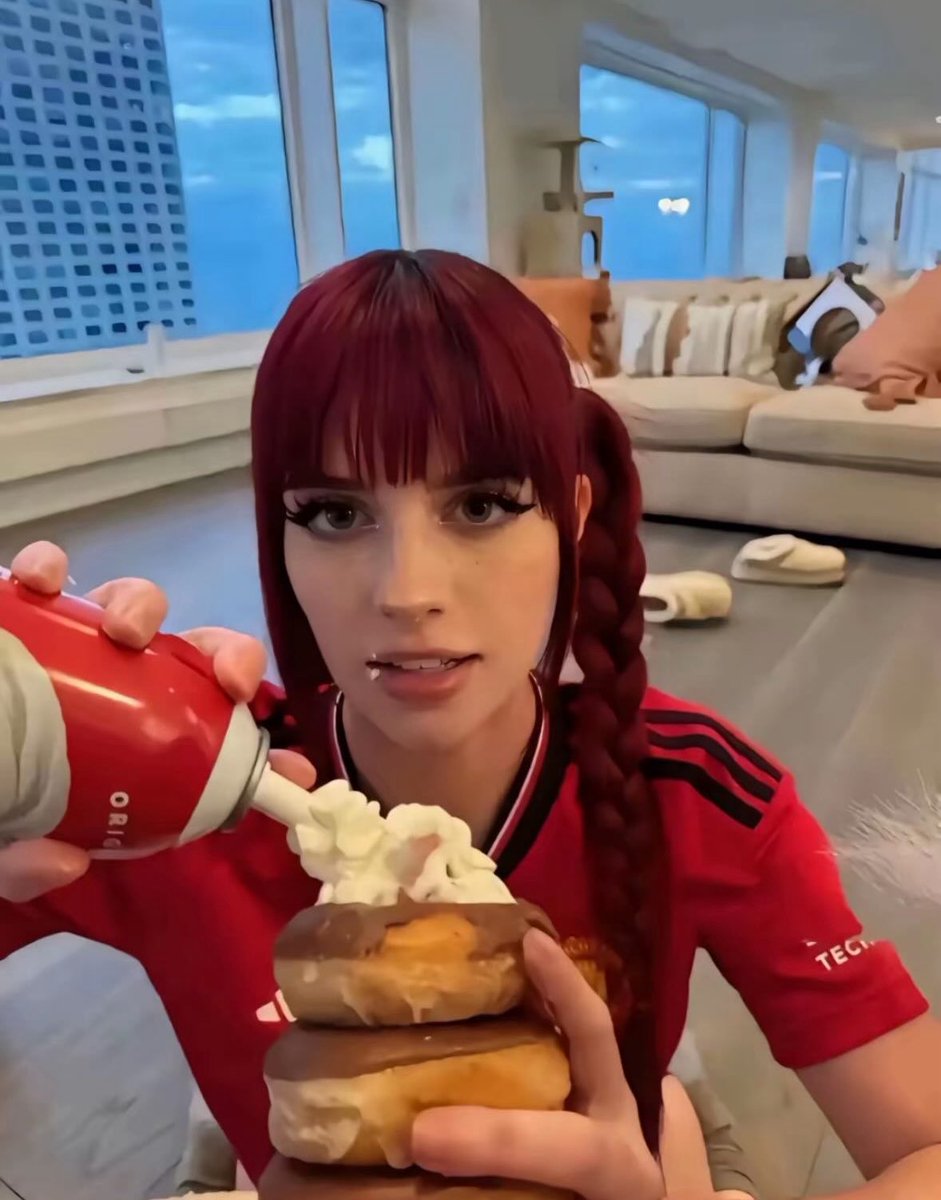 Linaaaa973's tweet photo. Ramenez vos bite jveux trop faire ça 🙏🏻🙏🏻 https://t.co/2bE0UrjAWf