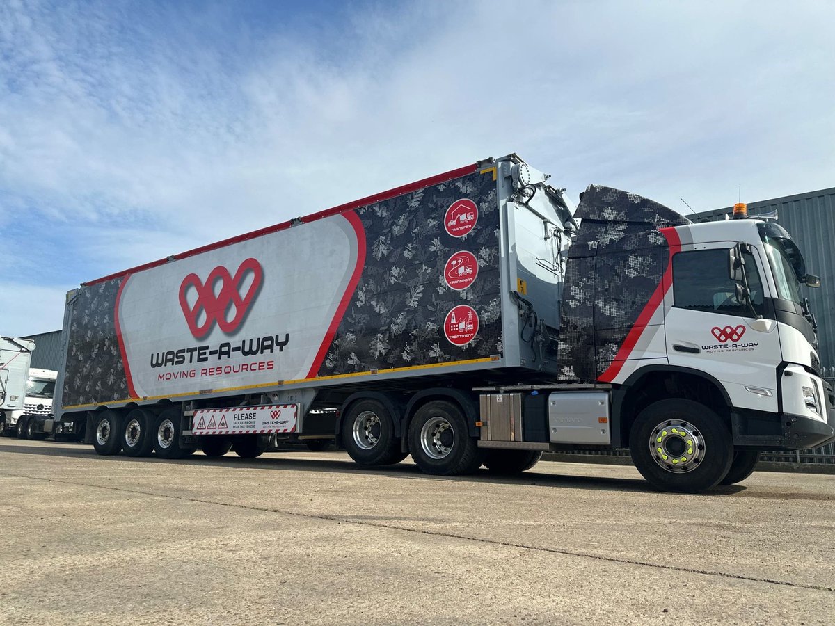 titantrailersuk's tweet image. “Hauling waste and recycling materials for over 22 years, Waste-A-Way has tried many brands of trailer. Today, the company operates 75 walking floor trailers and they are 100% Titan."⁣
⁣
- 𝗪𝐚𝐬𝐭𝐞-𝐀-𝗪𝐚𝐲 𝐑𝐞𝐜𝐲𝐜𝐥𝐢𝐧𝐠 𝐋𝐭𝐝, 𝐁𝐚𝐬𝐢𝐥𝐝𝐨𝐧

#TitanTrailers