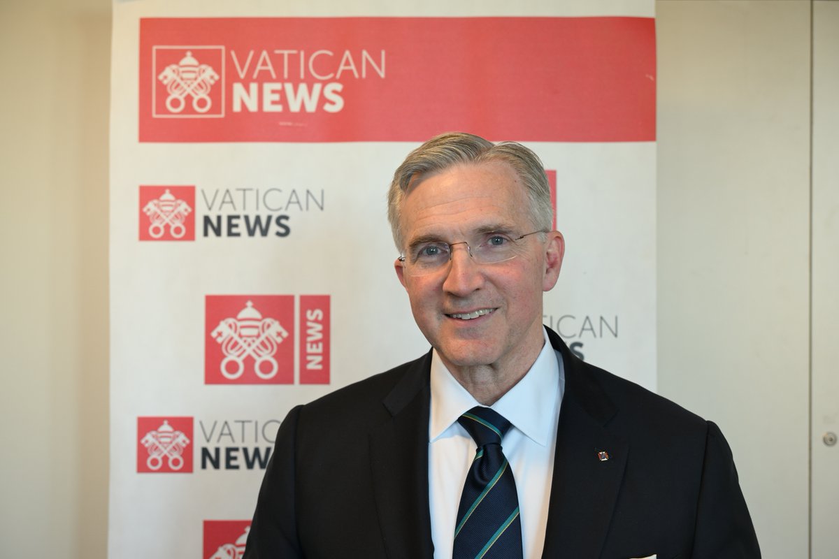 W rozmowie z #VaticanNews Patrick E. Kelly, Najwyższy Rycerz katolickiej organizacji mężczyzn – Rycerzy Kolumba – opowiada, w jaki sposób pierwszy #Papież Amerykanin jest papieżem dla wszystkich oraz o dziełach charytatywnych Rycerzy.

➡️tiny.pl/dj7ph1r2

<a href="/EpiskopatNews/">EpiskopatNews</a>