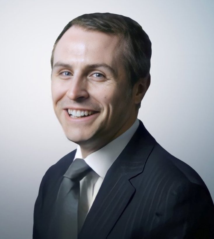 Suffragent_'s tweet image. This is Judge Jamie Sawyer.
He jailed the three Epping protesters to LONGER sentences than the migrant rapist who sparked the disorder.
He has a Master’s degree in human rights and is a dedicated Labour voter.
#TwoTierJustice