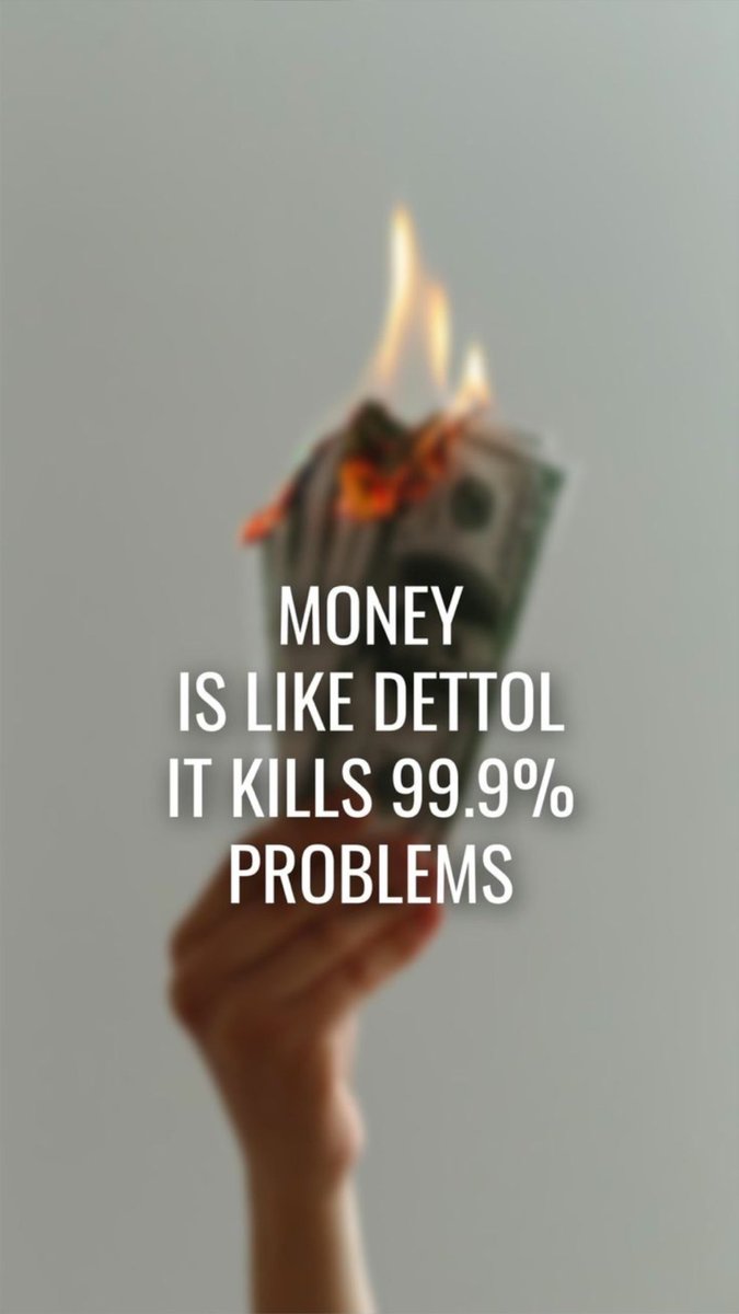 #مشاهير_الفلس

- لم يعد قلبي يتسع للناس الخطأ.