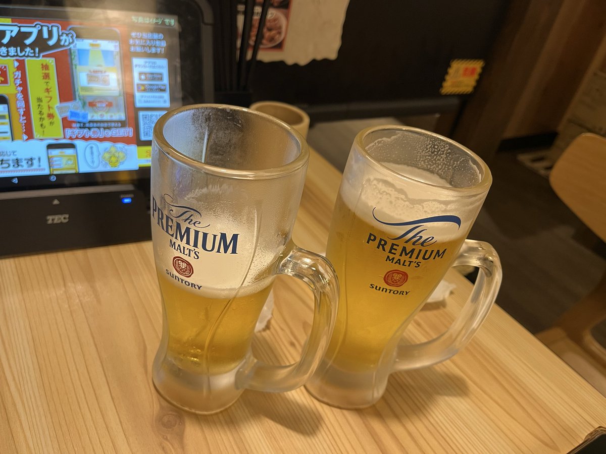 mayumadre's tweet photo. ムスメと初めて居酒屋来た

親に似て呑めるムスメです https://t.co/4VS2D49gdK