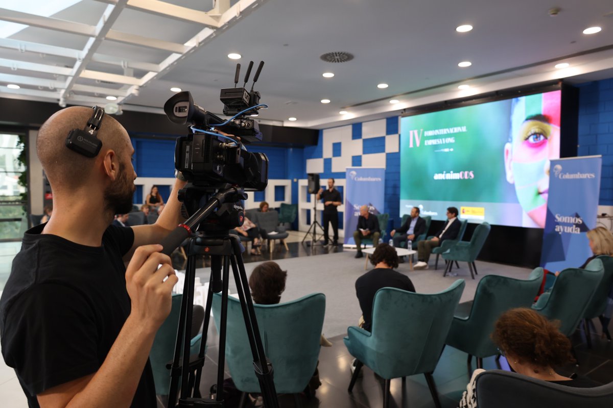 Catedra_RSC's tweet image. FORO | ♻️➡️IV Foro Internacional Empresa &amp;amp; ONG: anónim𝗢𝗗𝗦. 

Mentoría en la implantación de la #RSC y los #ODS con @EMUASA_Clientes y Enterprise. 

🗣️Modera: @longinosmarin, Director @Catedra_RSC @UMU. 

👏Enhorabuena a @ColumbaresONG por #ConectaConLaRSC.