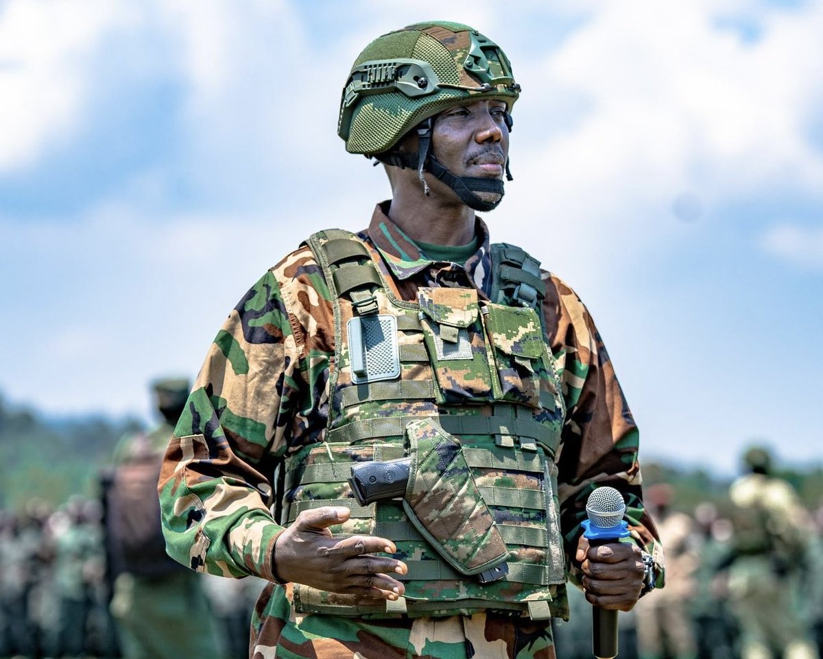 #Guerre_du_M23_dans_le_Kivu : La #RDC conditionne toute collaboration économique avec le #Rwanda au retrait préalable de ses forces militaires.
Lors d’un point de presse tenu le 8 octobre, le ministre de la Communication, <a href="/PatrickMuyaya/">Patrick Muyaya</a> , a réitéré la position ferme des autorités