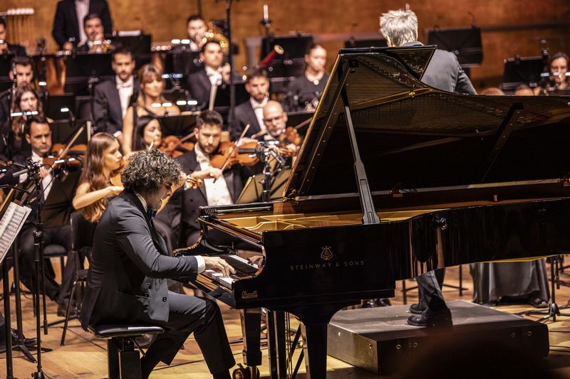 Crítica <a href="/ADDAsimfonica/">ADDAsimfònicaAlc</a> / Ítaca, experimental ensayo orquestal - por José Antonio Cantón 
<a href="/ADDAalicante/">Auditorio ADDA</a> <a href="/Josep_Vicent/">🆅🅸🅲🅴🅽🆃.🅼🆄🆂🅸🅲.</a> <a href="/martin_gg_piano/">Martín García García</a> 
ritmo.es/auditorio/crit…