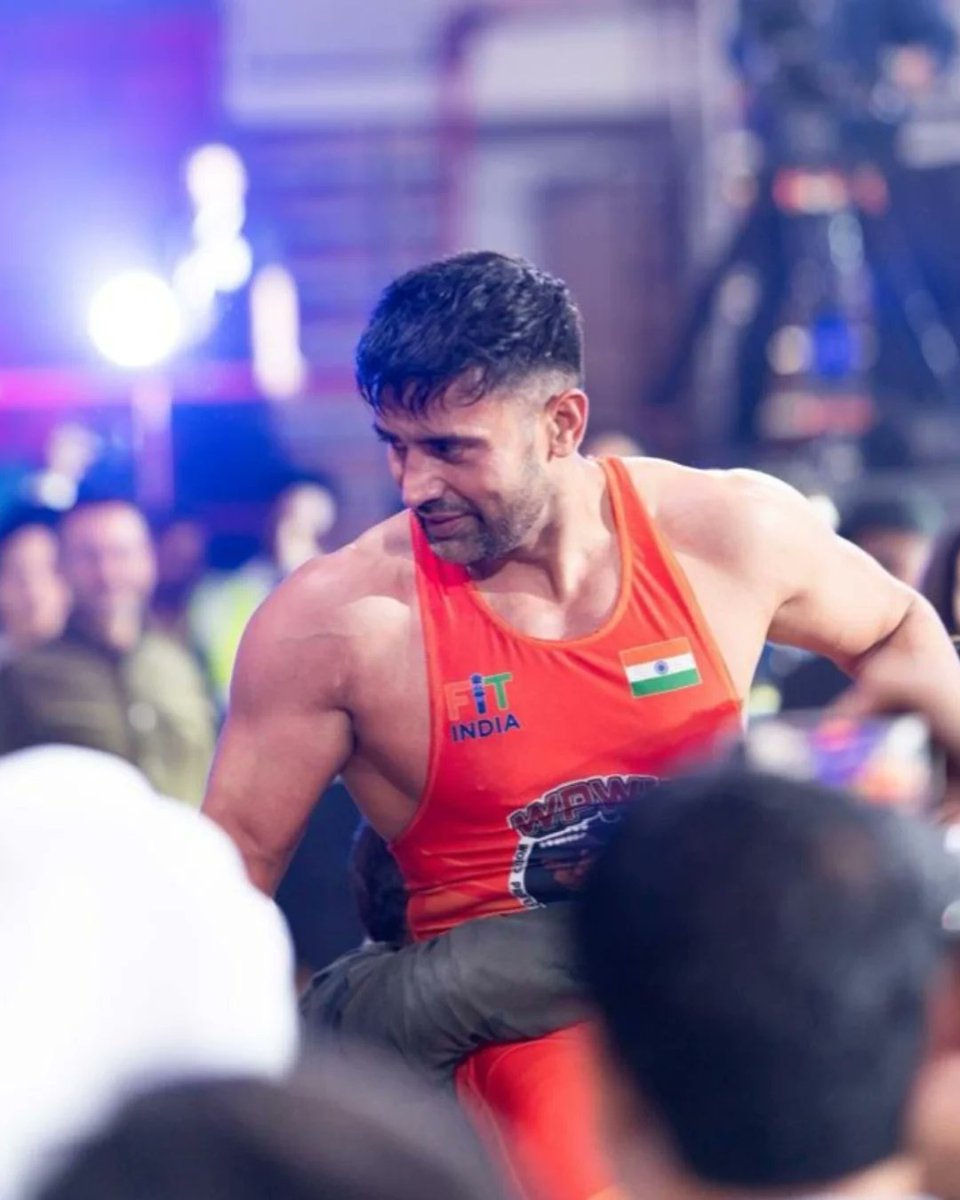 alldatmatterz_'s tweet image. In just 90 seconds, Indian wrestler Sangram Singh defeated Pakistan’s Ali Raza Nasir at the Gama International Fighting Championship, becoming the first Indian male fighter to win an MMA match against a Pakistani opponent. 🇮🇳
#Wrestling