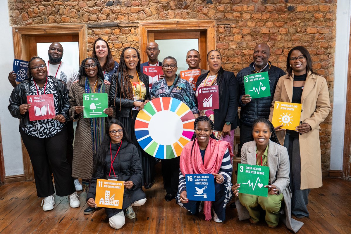 SUPolicyLab's tweet photo. 🧵 1/

🌍 Inspiring, driven, and impact-focused!
We were honoured to host the South Africa Goalkeepers Bootcamp, a space where young changemakers advance #SDG action across health, education, and innovation.
Collaboration. Creativity. Community in action. 💡🤝 https://t.co/8GEmfapN8e